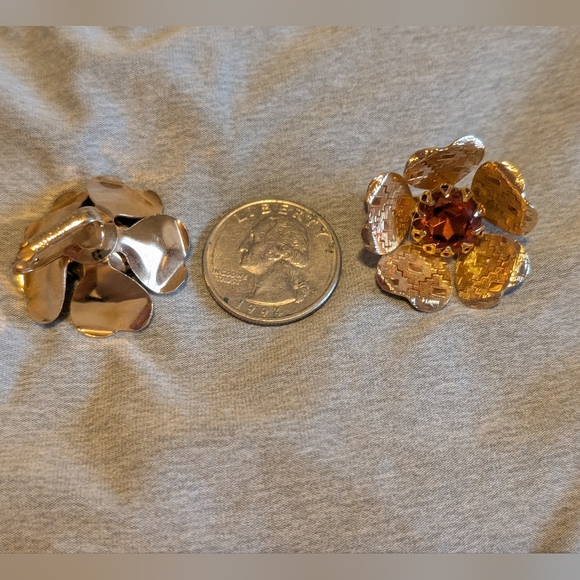 Sarah Coventry Earrings Ember Flower Collection. Clip On Earrings - Picture 5 of 5